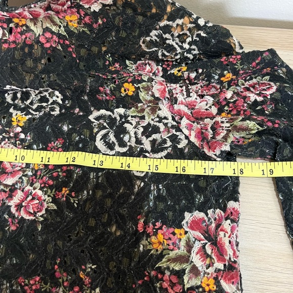 Zara Lace Top - Picture 5 of 7